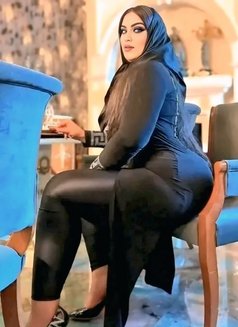 Katie - Transsexual escort in Cairo Photo 11 of 11
