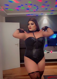 Katie - Transsexual escort in Cairo Photo 10 of 10
