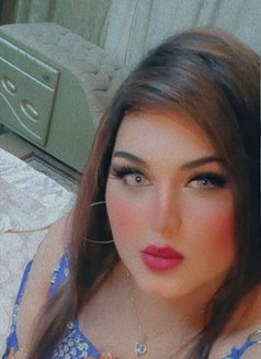 Katie - Transsexual escort in Cairo Photo 5 of 14