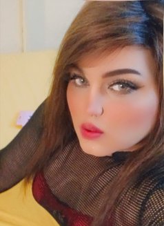 Katie - Transsexual escort in Cairo Photo 6 of 14