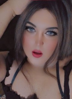 Katie - Transsexual escort in Cairo Photo 10 of 14