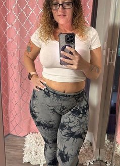 Katie Escort - puta in London Photo 1 of 6