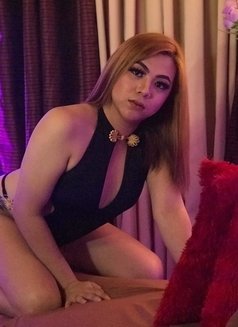 Katie Love - Transsexual escort in Manila Photo 2 of 10