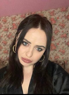 Katie - escort in Hong Kong Photo 3 of 6