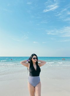 Katie - puta in Abu Dhabi Photo 6 of 7