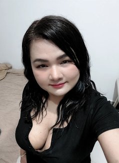 Katie Anal sex - masseuse in Muscat Photo 2 of 6