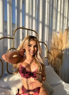 Katrin - escort in Riyadh Photo 6 of 11