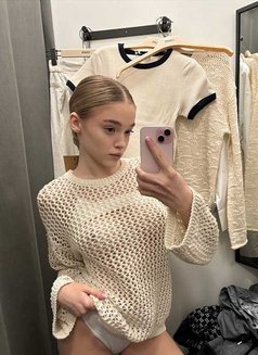 Katrin - escort in Bangkok Photo 2 of 6