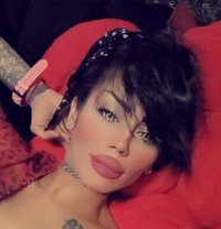 Katrin - puta in Beirut Photo 16 of 17