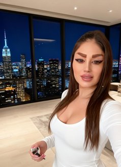 Katrin - escort in Beirut Photo 2 of 7