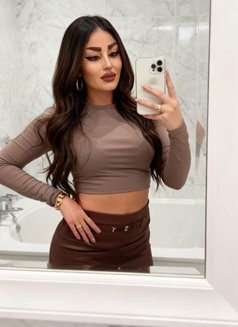 Katrin - escort in Beirut Photo 4 of 7
