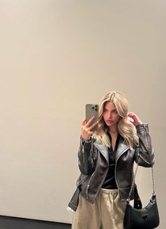 Katrin - escort in Riyadh Photo 2 of 7