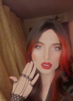 Katrin - Transsexual escort in Beirut Photo 2 of 3