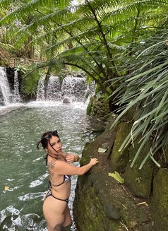 Katrina - escort in Makati City Photo 1 of 5