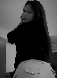 Katrina - escort in Manila Photo 3 of 3