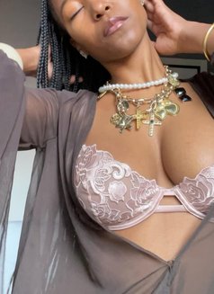 Katrina Horny Tonight - escort in Ahmedabad Photo 2 of 8