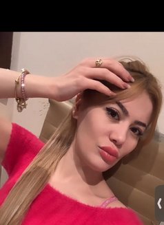 Katrina independent Ukrain girl - puta in Gurgaon Photo 3 of 3