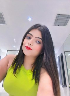 Katrina - escort in Mumbai Photo 1 of 3