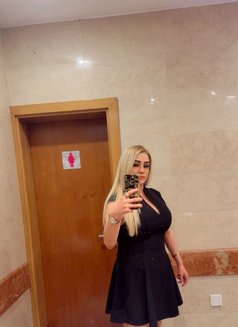 Katrina Ukraine - puta in Muscat Photo 6 of 9