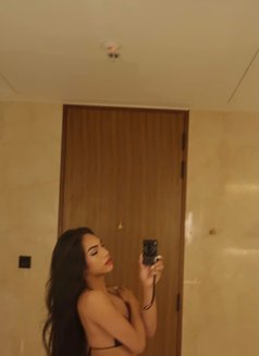 Kattrisya - Transsexual escort in Hong Kong Photo 12 of 13