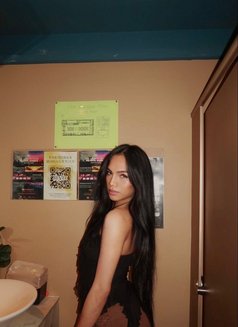 Kattrisya - Transsexual escort in Manila Photo 8 of 10
