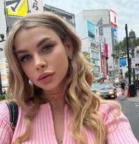 Kate - escort in Tokyo