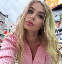 Kate - escort in Tokyo