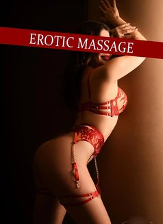 Katuska - masseuse in Barcelona Photo 1 of 4
