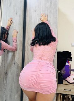 Katy - escort in Dubai Photo 3 of 5