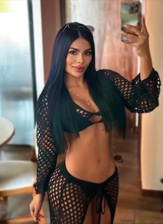 Alejandra - puta in Dubai Photo 2 of 5