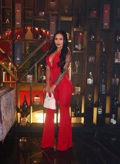 Alejandra - puta in Dubai Photo 4 of 5