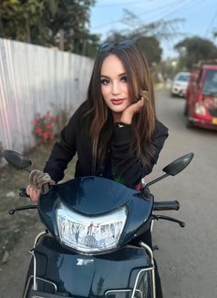 Katy Darling - Transsexual escort in Bangalore Photo 7 of 7
