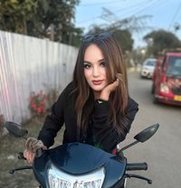 Katy Darling - Transsexual escort in Bangalore Photo 6 of 6