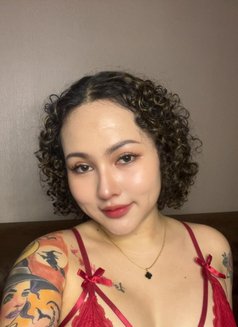 Katy - escort in Al Manama Photo 6 of 8