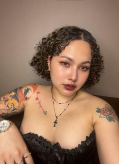 Katy - puta in Al Manama Photo 6 of 9