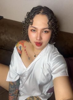 Katy - escort in Al Manama Photo 6 of 10