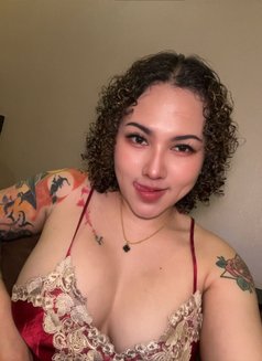 Katy - escort in Al Manama Photo 7 of 11