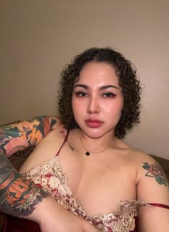 Katy - escort in Al Manama Photo 10 of 11