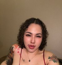 Katy - puta in Al Manama Photo 8 of 11