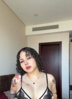 Katy - puta in Al Manama Photo 9 of 11