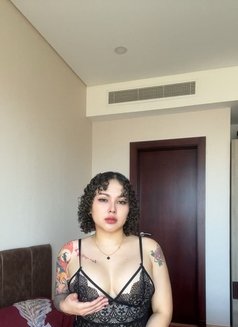 Katy - puta in Al Manama Photo 10 of 11