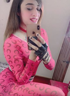 Katy vd call and real meet - Transsexual escort in Gurgaon Photo 2 of 4