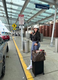 Katy - Transsexual escort in Singapore Photo 22 of 22