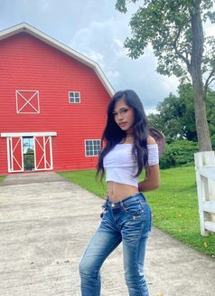 Katya Can Suck Deeply - Transsexual escort in Manila Photo 2 of 3