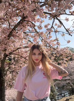 Katya - escort in Tokyo Photo 8 of 8