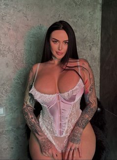 Katya - puta in Dubai Photo 1 of 6