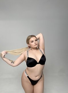 Katya - escort in Dubai Photo 6 of 16