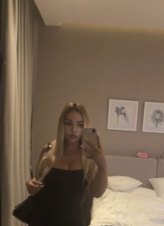 Katya so hottie girl - puta in Abu Dhabi Photo 9 of 10