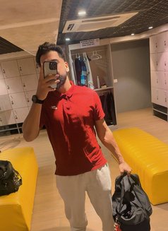 Kaustubh available fr couples and Ladies - Male escort in Mumbai Photo 6 of 8