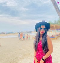 Kavindi Dias independent ( 22 ) girl - companion in Colombo